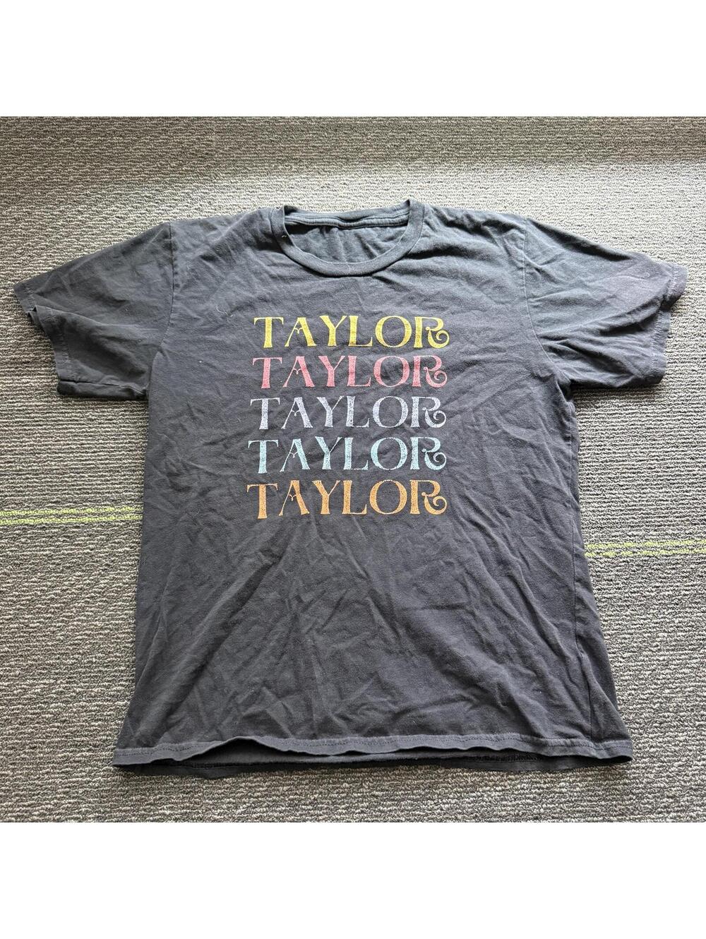 Taylor Swift- Taylorx5 Short-Sleeved T-shirt Size Small